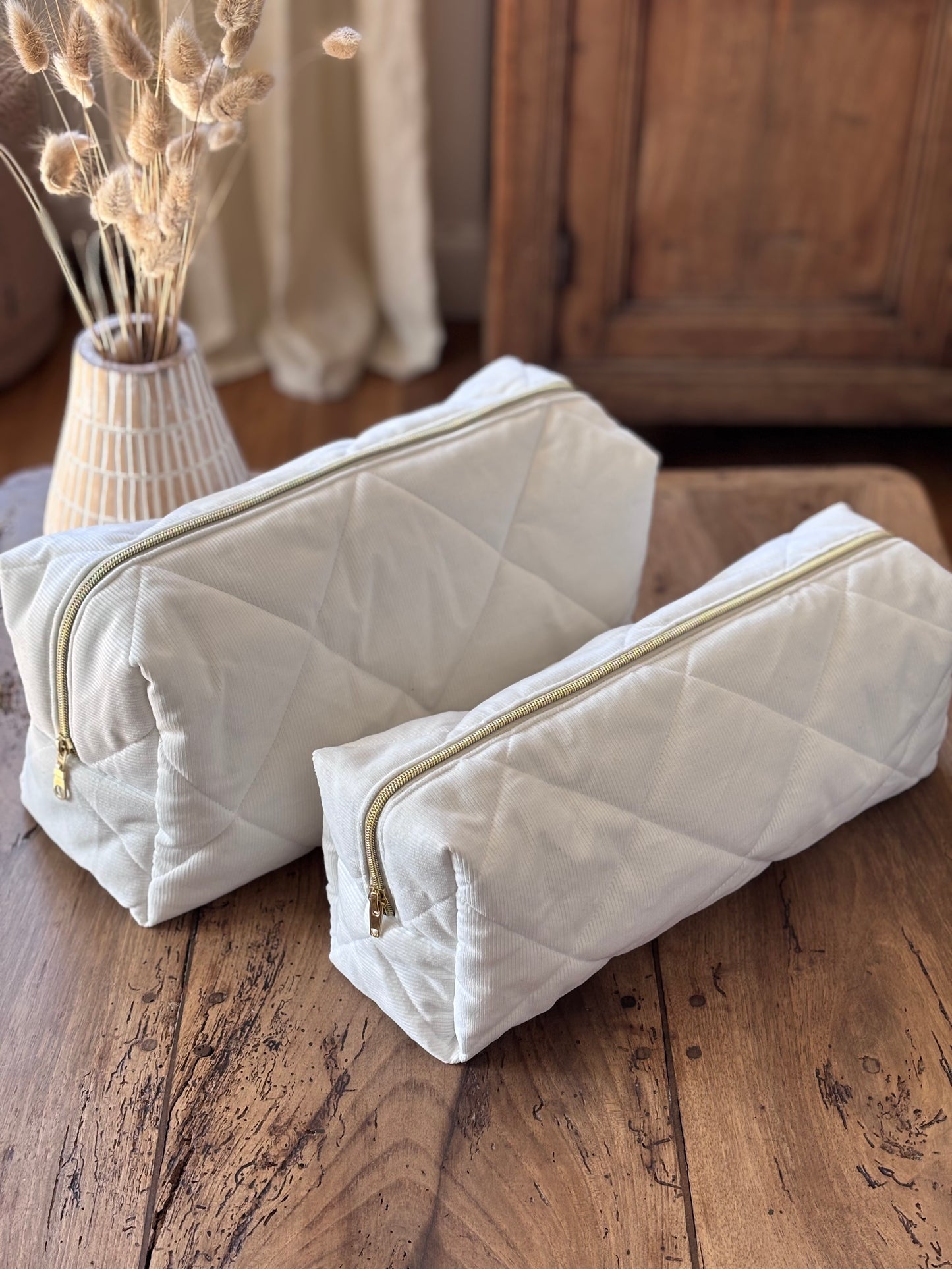 Trousse Charlotte - trousse velours écru matelassée pour Dyson Airstrait et lisseur