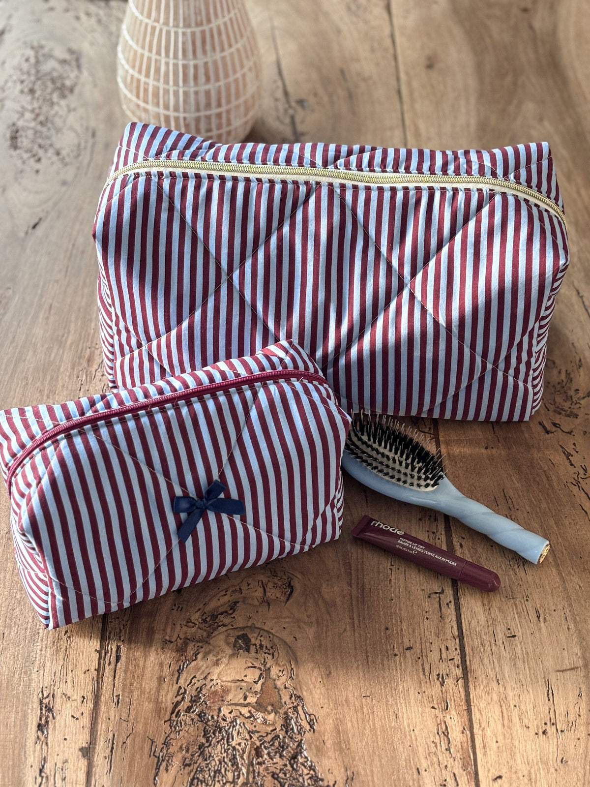 Trousse Dyson Airwrap - rayée bordeaux et bleu Victoire