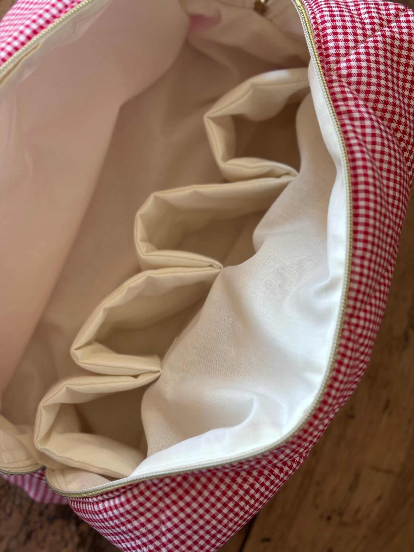 Trousse Camille - trousse vichy rouge matelassée pour Dyson Airwrap et Sharkflextyle