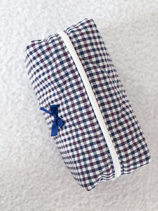 Trousse beauté matelassée à carreaux marine, prune et écru – Bérénice