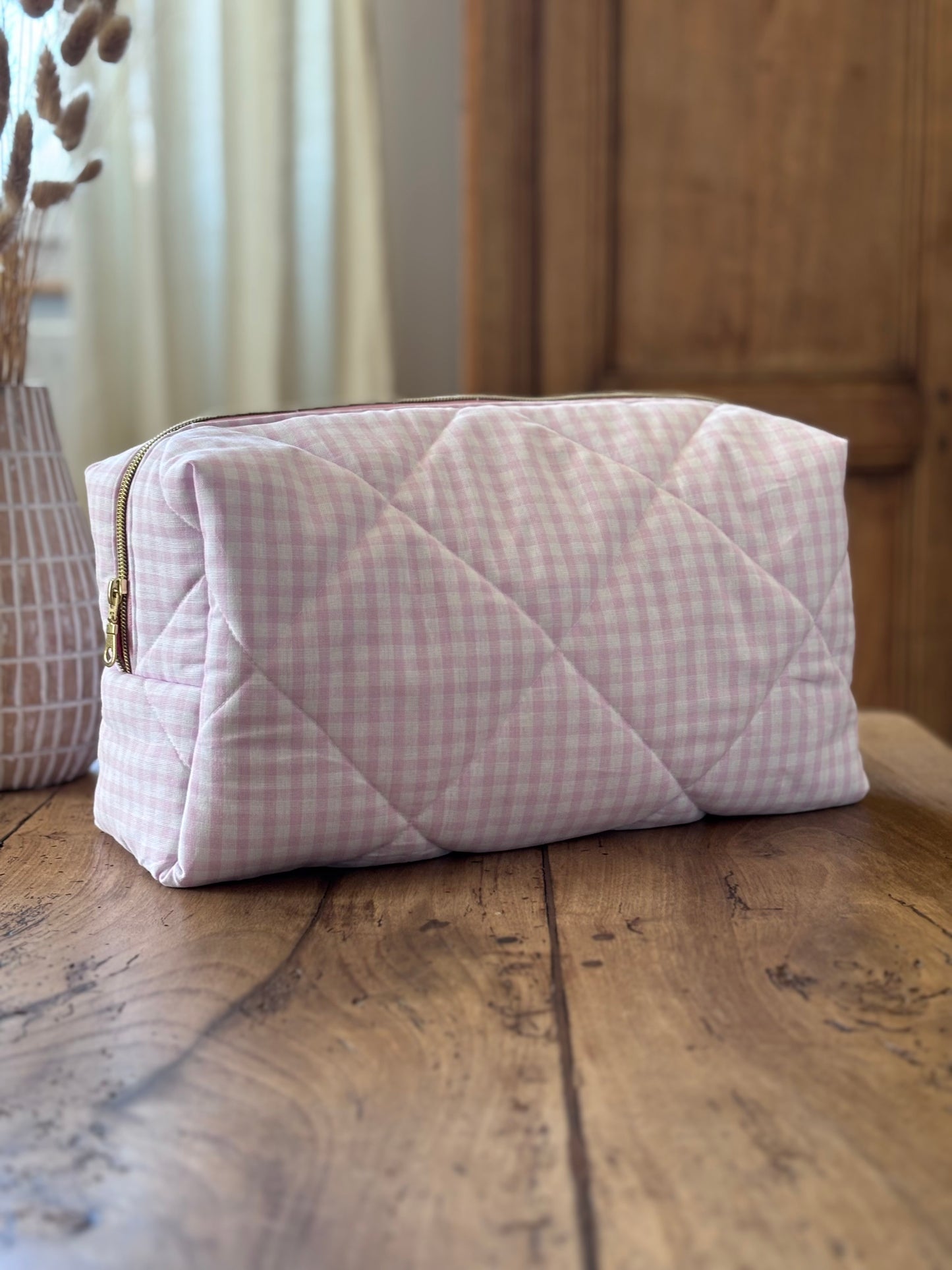 Trousse Louise - trousse vichy rose clair matelassée pour Dyson Airwrap et Shark FlexStyle