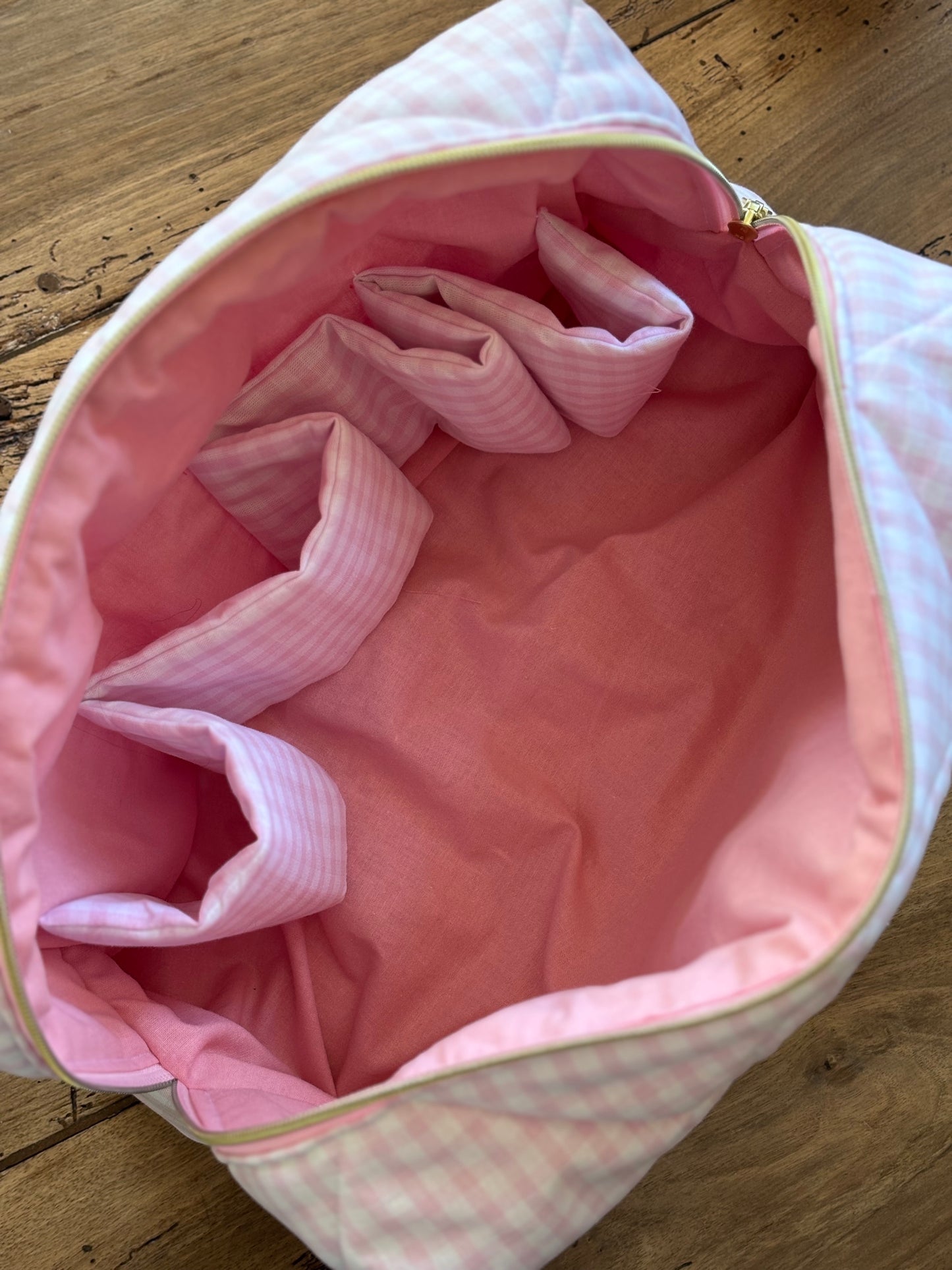 Trousse Louise - trousse vichy rose clair matelassée pour Dyson Airwrap et Shark FlexStyle