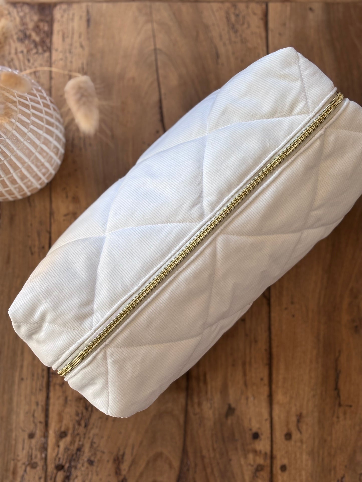 Trousse Charlotte - trousse velours écru matelassée pour Dyson Airwrap et Shark FlexStyle