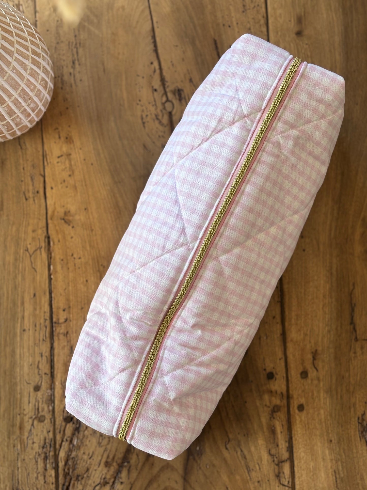 Trousse Louise - trousse vichy rose clair matelassée pour Dyson Airstrait et lisseur