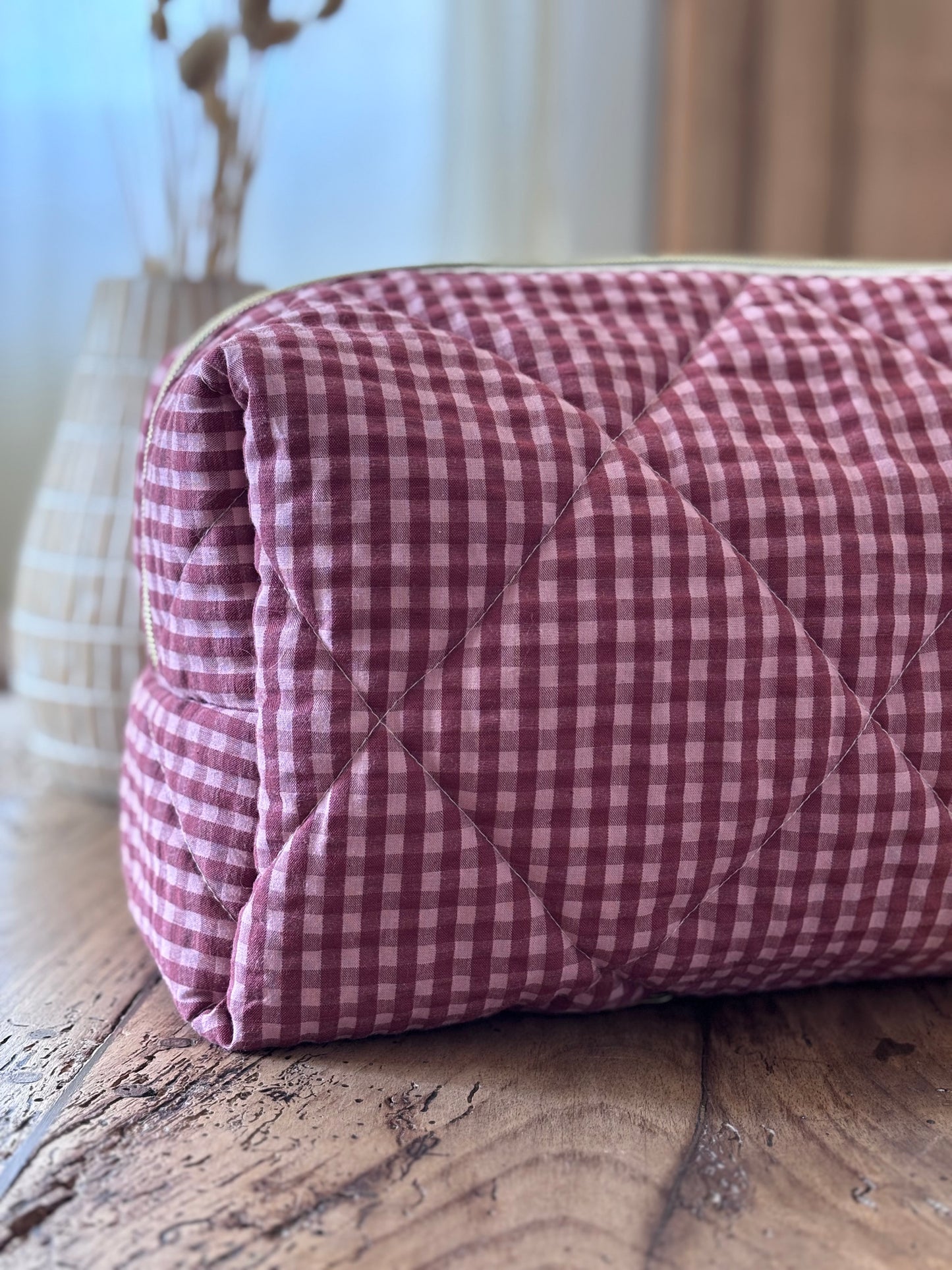 Trousse Zoé - trousse vichy bordeaux et rose matelassée pour Dyson Airwrap et Sharke Flexstyle