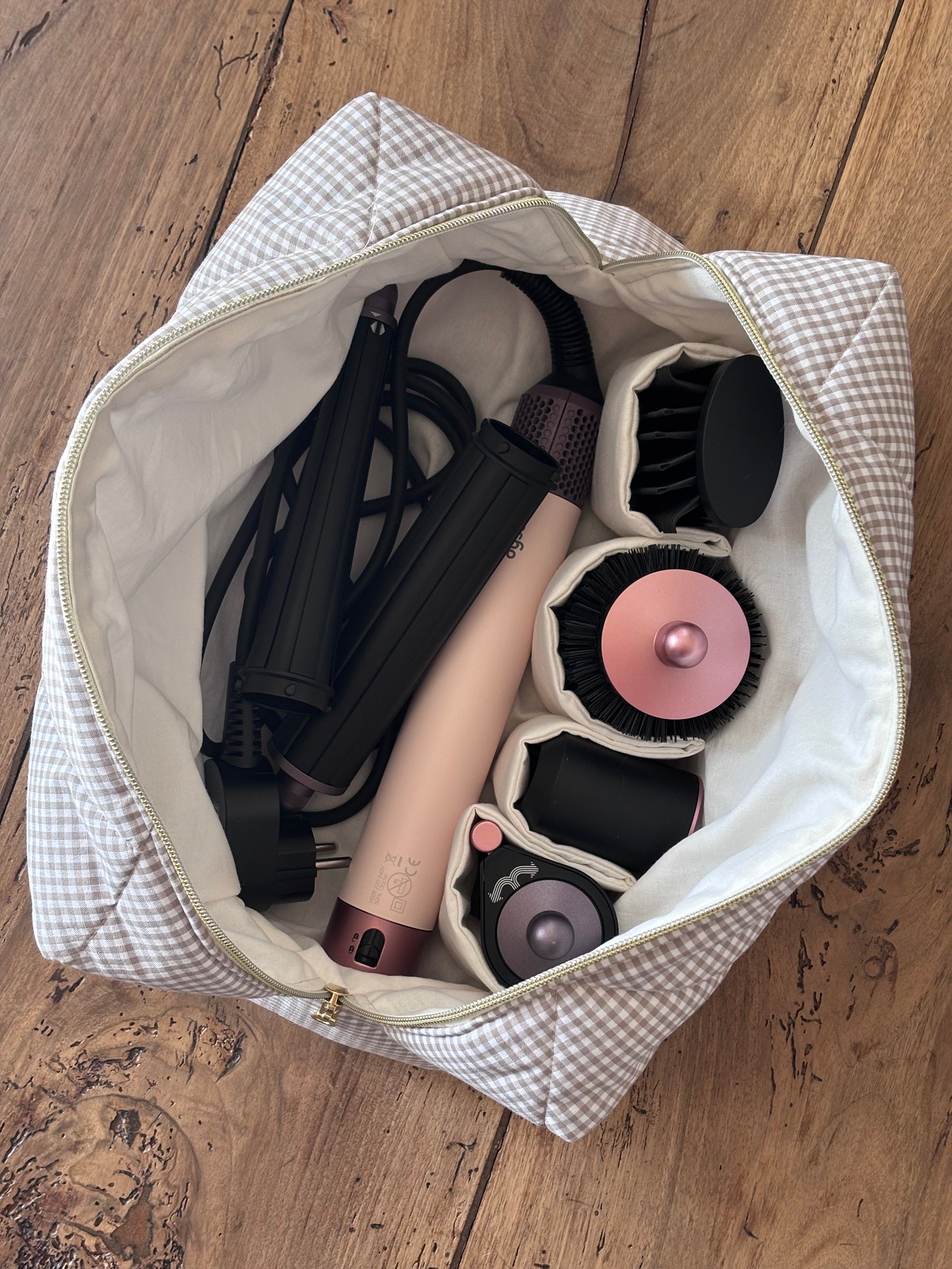 Trousse Camille - trousse vichy sable matelassée pour Dyson Airwrap et Shark Flexstyle