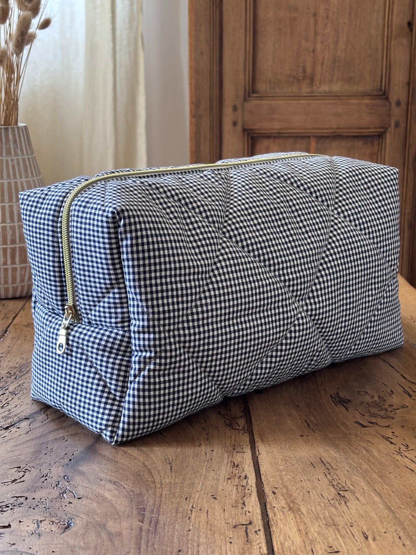 Trousse Camille - trousse vichy marine matelassée pour Dyson Airwrap et Sharkflextyle