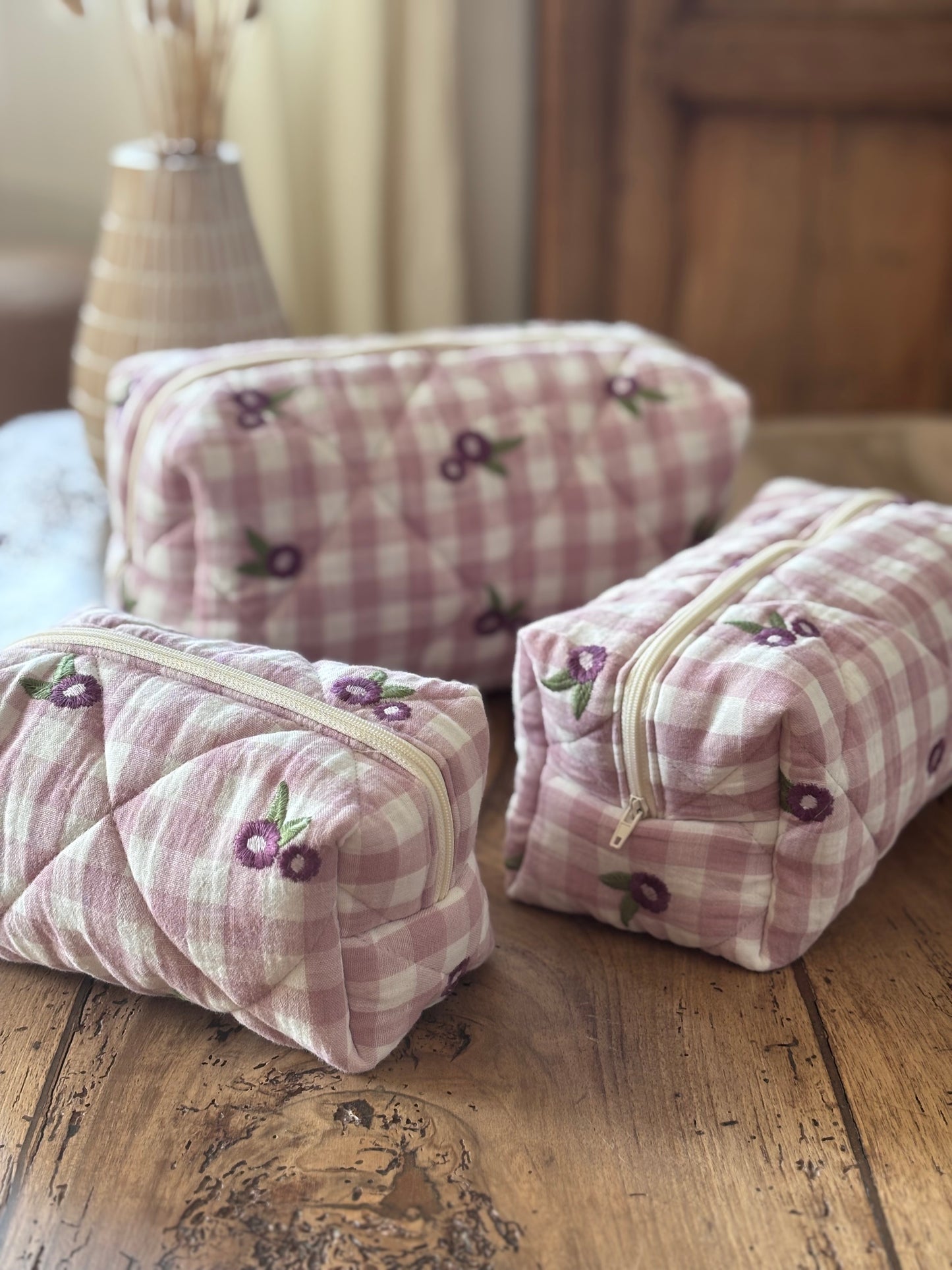 Trio de trousses beauté Vichy Mauve Brodée