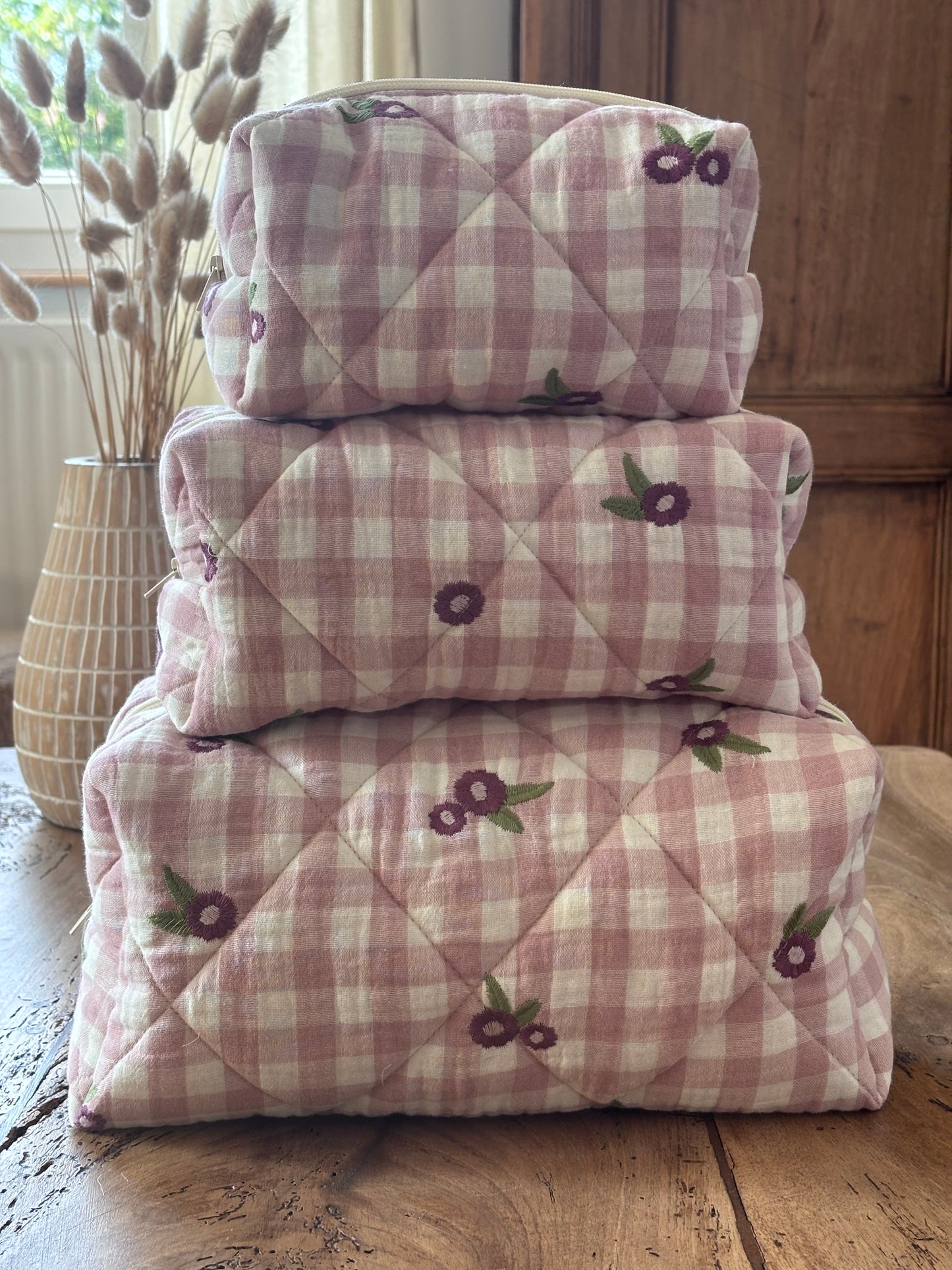 Trousse beauté matelassée Vichy Mauve Brodée