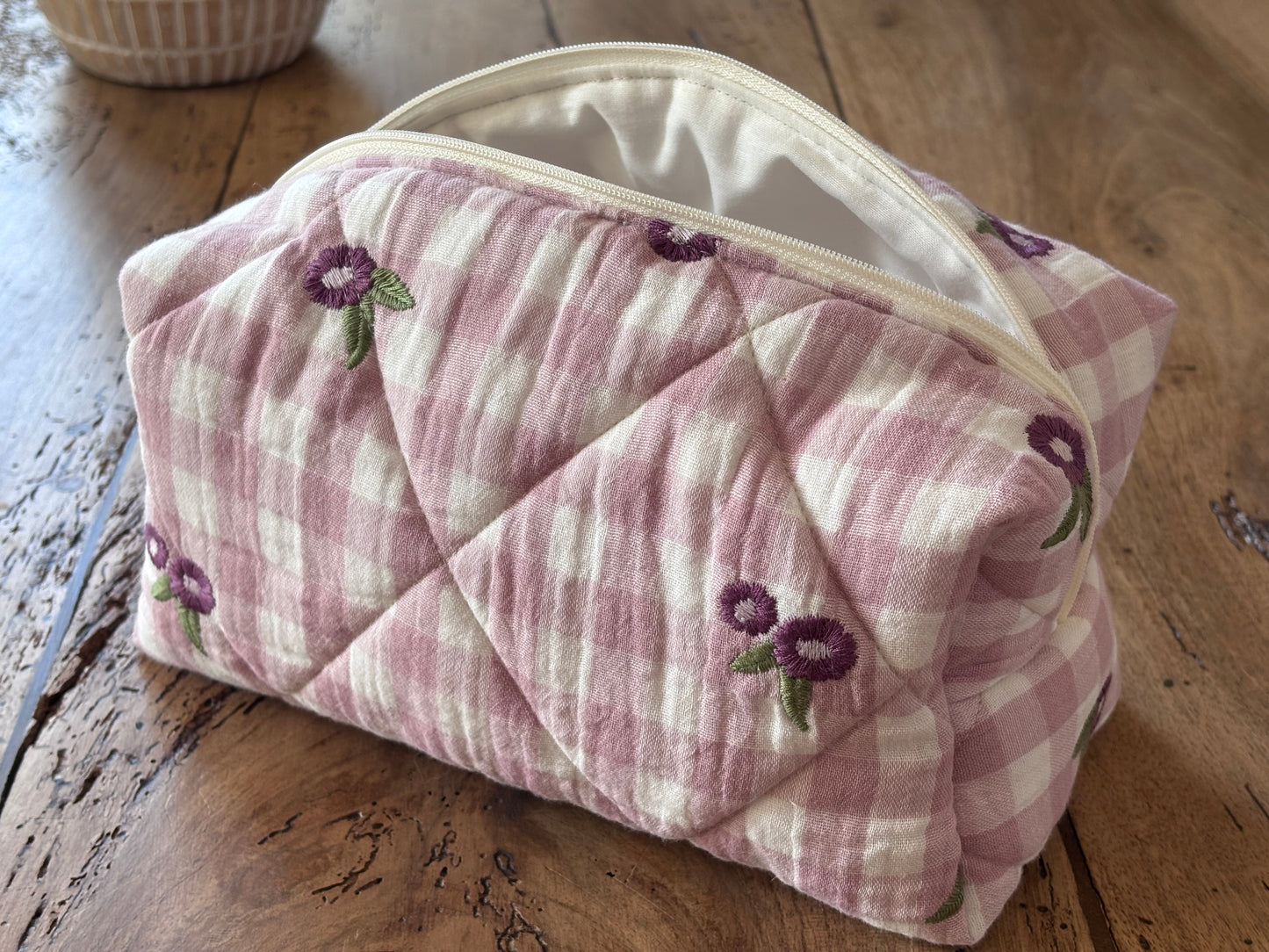 Trousse beauté matelassée Vichy Mauve Brodée
