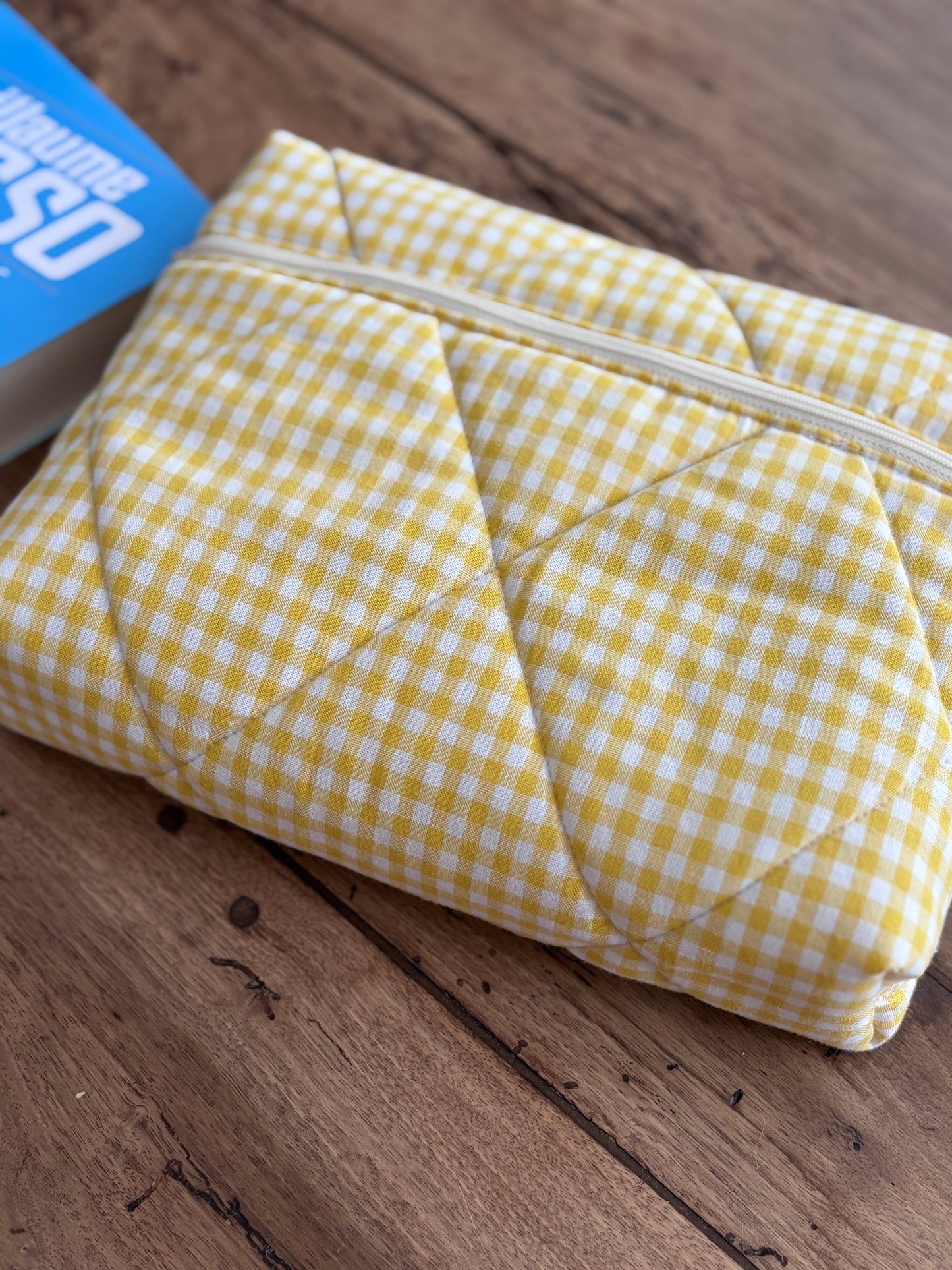 Pochette livre broché Louise – vichy jaune
