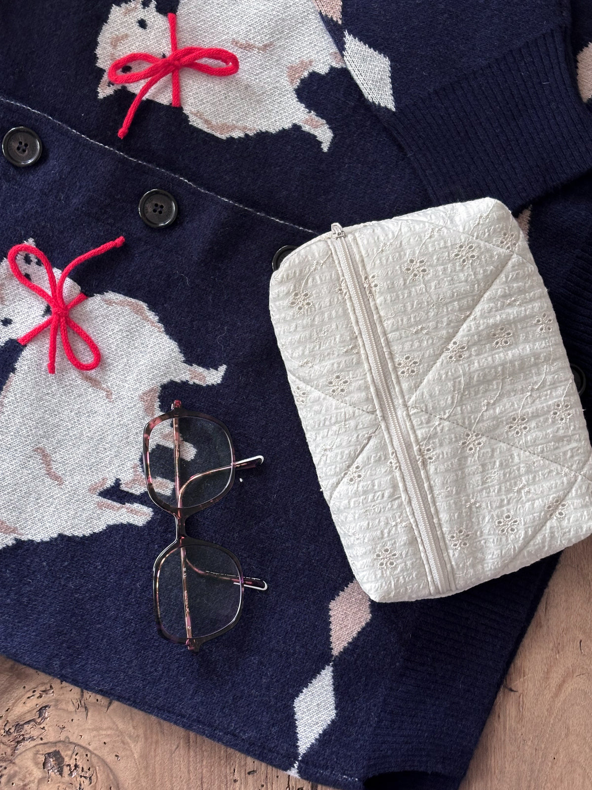 Pochette livre de poche - brodée écrue Céleste - Compatible Kindle