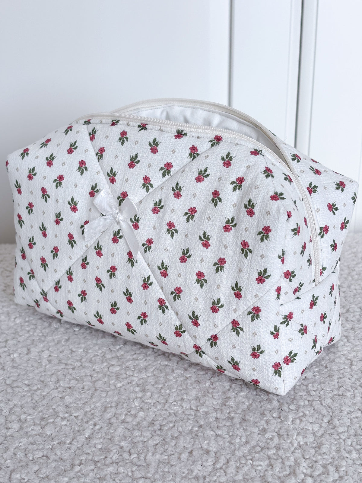 Trousse beauté matelassée fleurie – Agathe