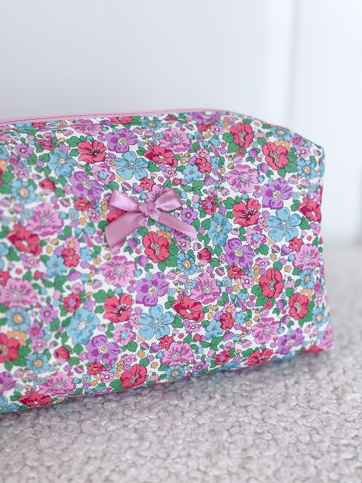 Trousse beauté matelassée fleurie – Iris
