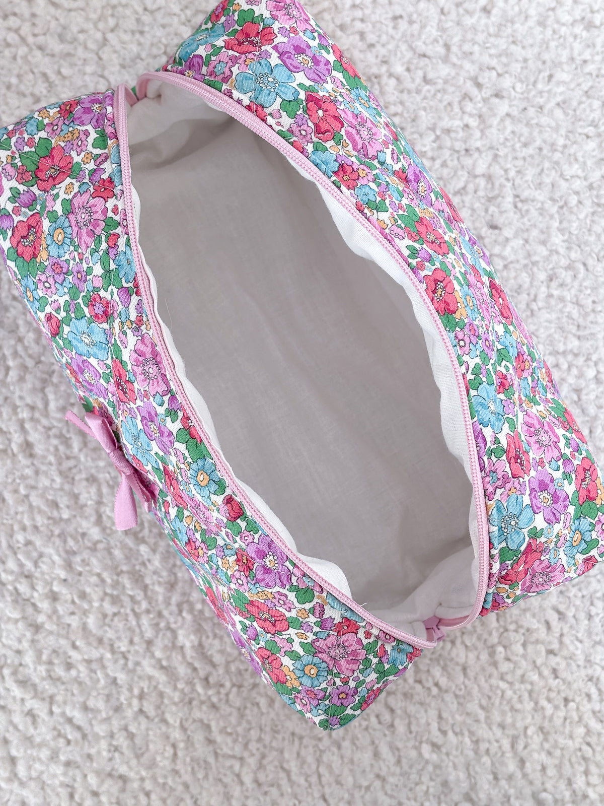 Trousse beauté matelassée fleurie – Iris