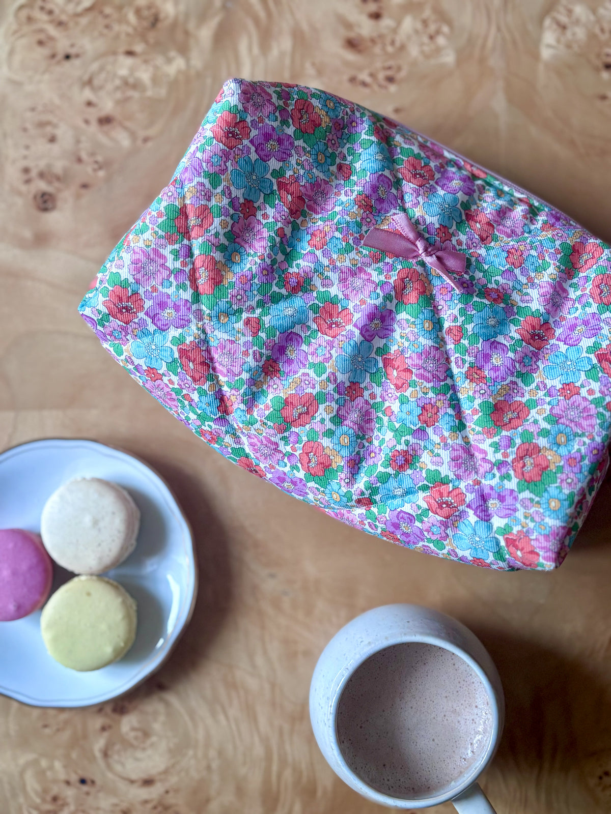 Trousse beauté matelassée fleurie – Iris