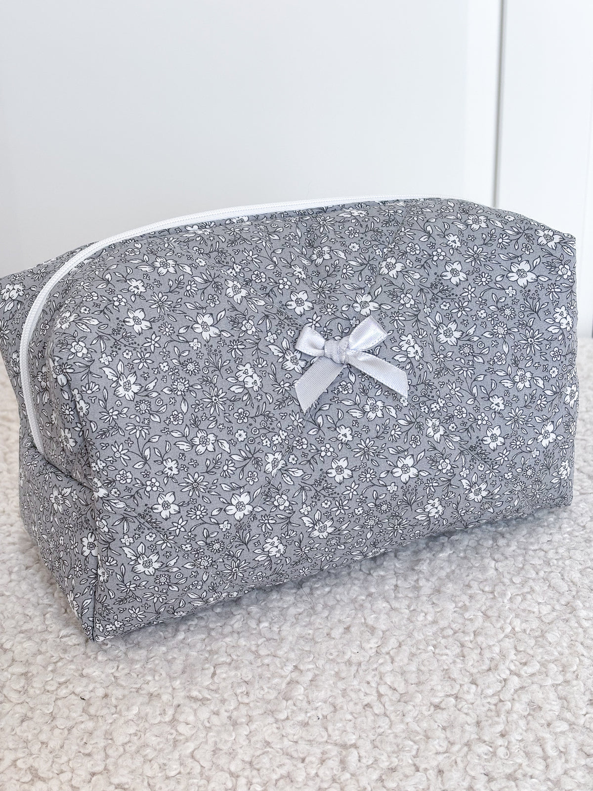 Trousse beauté matelassée fleurie – Marguerite