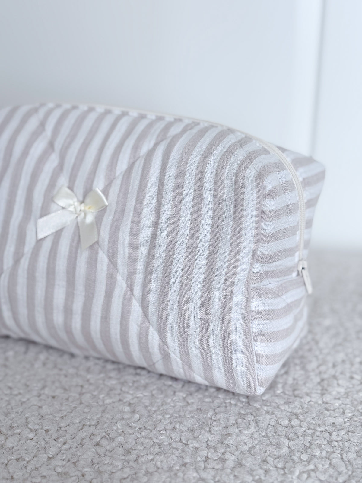 Trousse beauté matelassée rayée écrue beige – Albane
