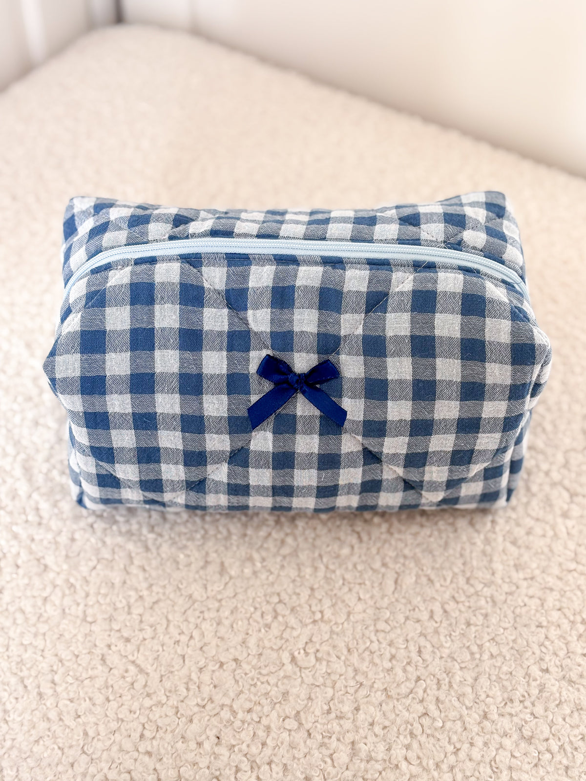 Trousse beauté matelassée vichy bleu – Lou