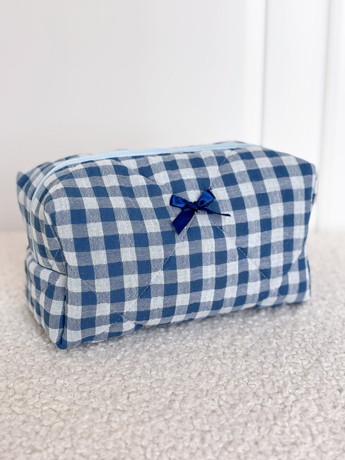 Trousse beauté matelassée vichy bleu – Lou